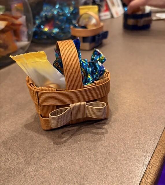 職員行きつけのお店で「プチかご」が活躍!